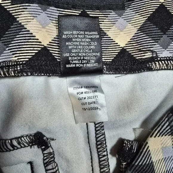 Torrid Plus Size 1R Black & Beige Plaid High-Waisted pocket pixie Flare Pant - Picture 15 of 16